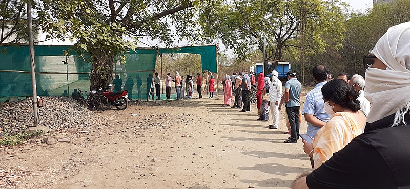 File:COVID-19 vaccination queue 01052021.jpg